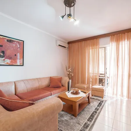 Estias Apartment *