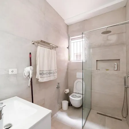 Apartment Estias *