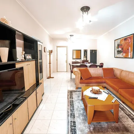 Estias Apartment *